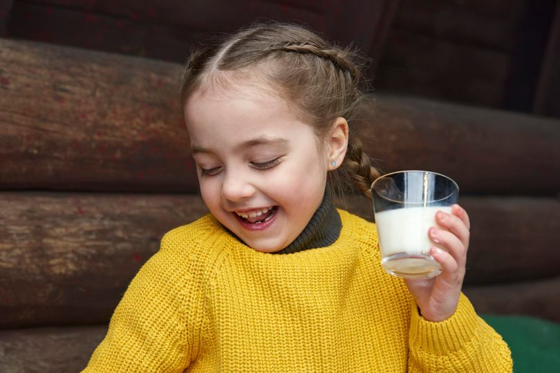 girl_milkglass_lapland_valio2018_Lores.jpg girl_milkglass_lapland_valio2018_Lores.jpg